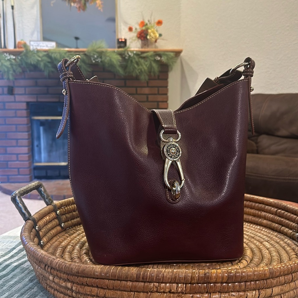 Dooney Bourke Leather Handbag, Beautiful Bag In Great Condition And Lightly Used